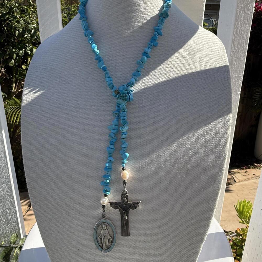 Turquoise/Howlite Lariat Necklace. Pearls. Vintage Religious Pendant Necklace.